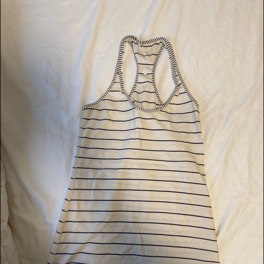 Lululemon tank!